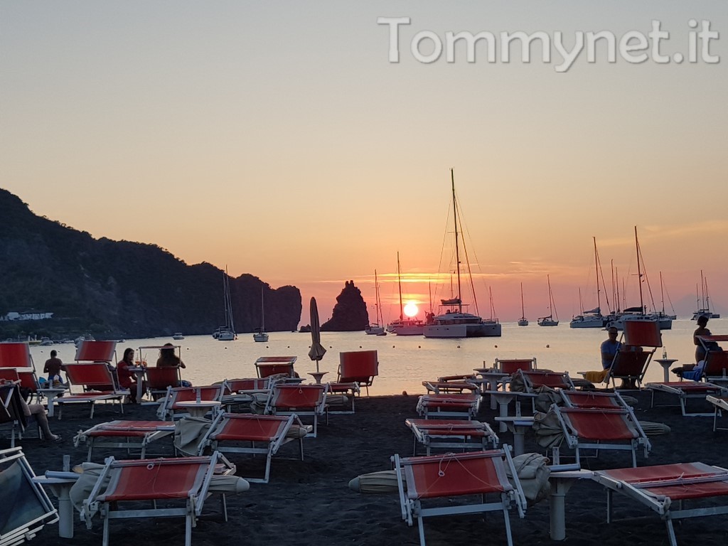 Vulcano al tramonto